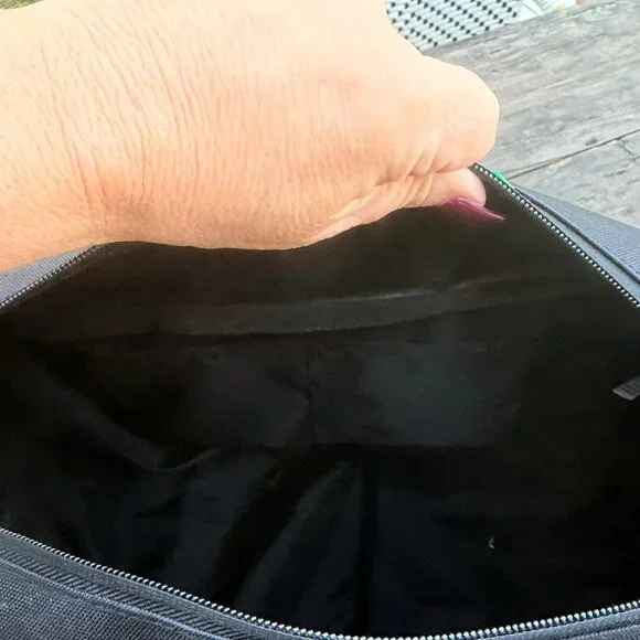 John Deere Large Duffel Travel Bag LOGO Black Never Used Excellent Condition - Picture 10 of 11